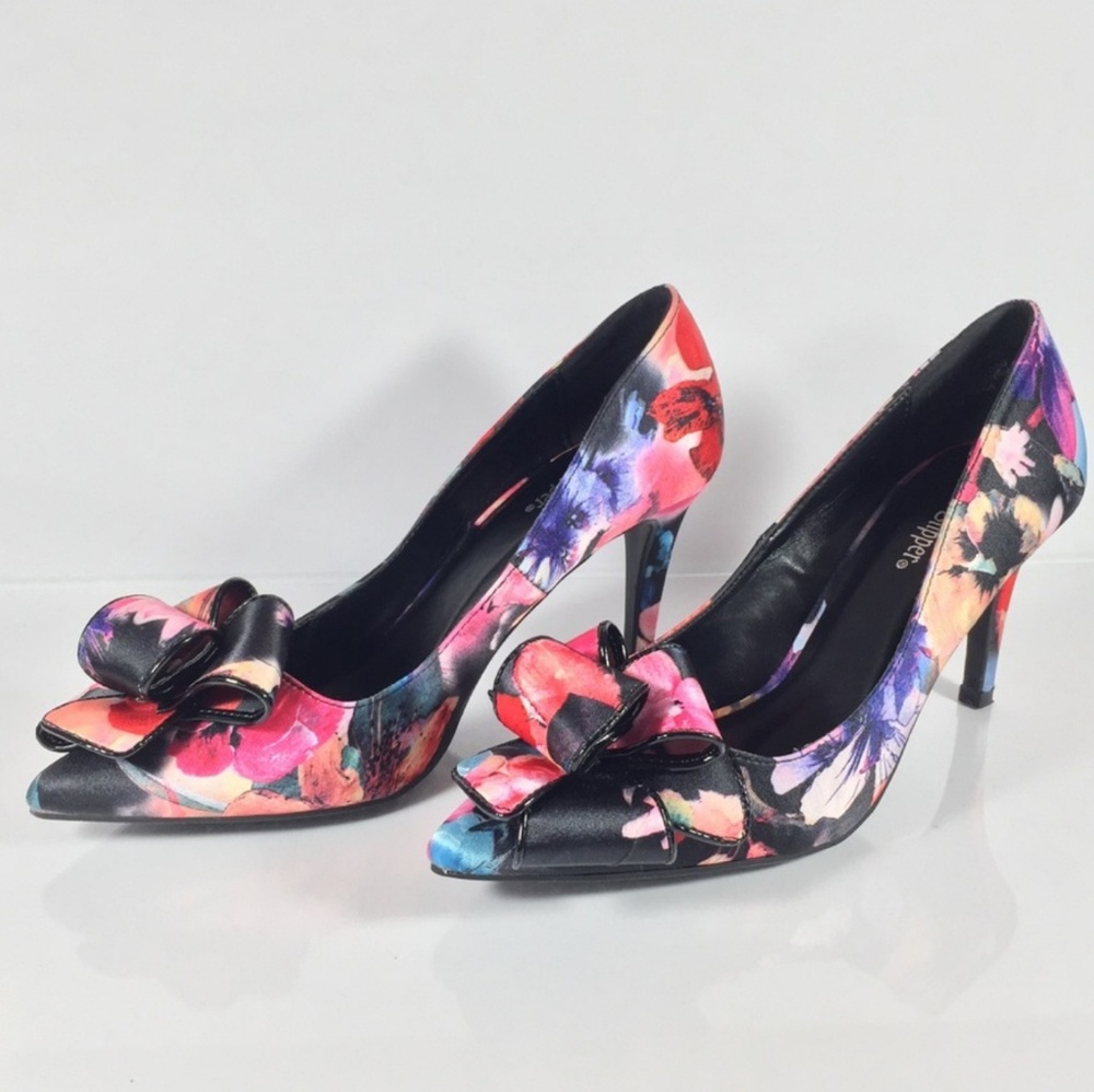 Silver Slipper Orchid Heels 👠Size 8
